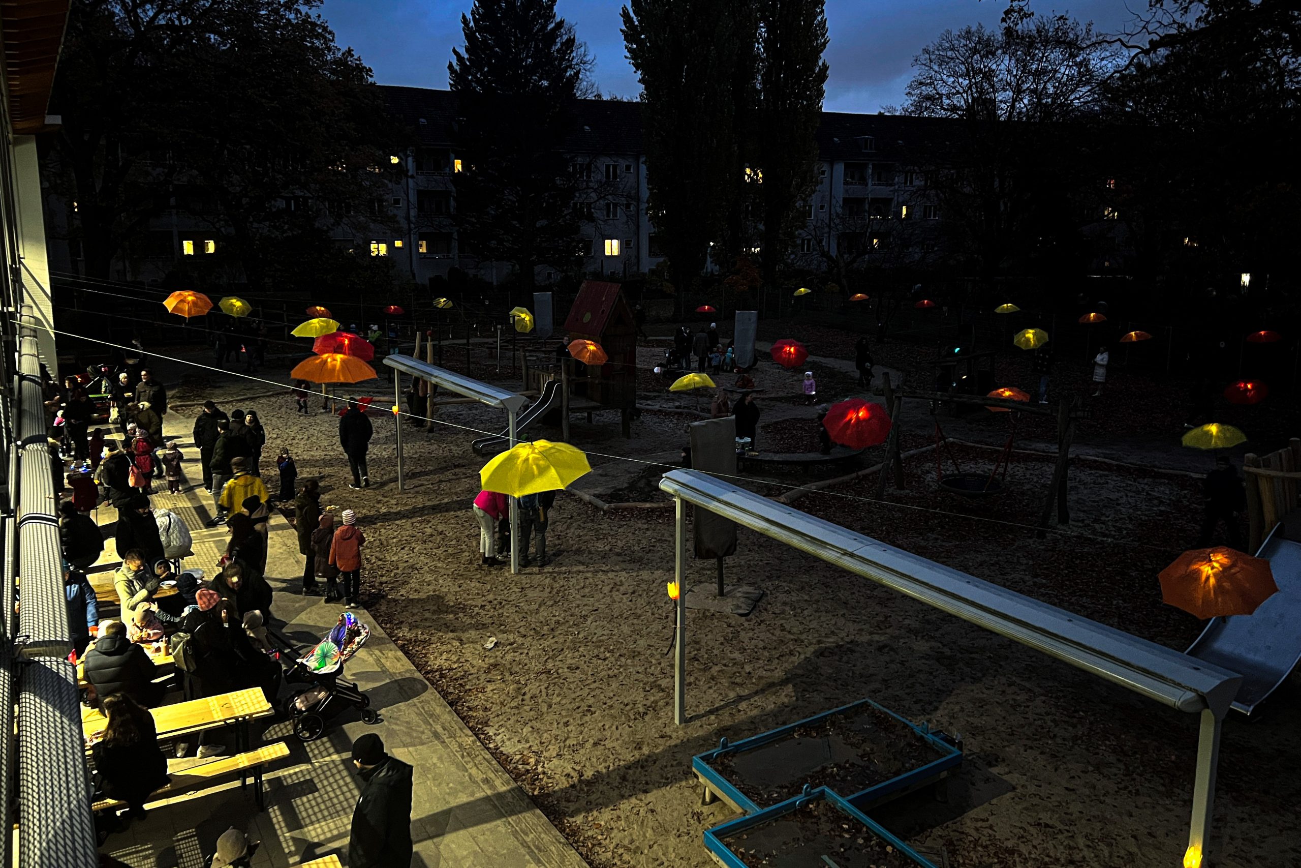  Leuchtende Stunden – Lichterfest in der Kita SieKids - INA.KINDER.GARTEN Illustration 