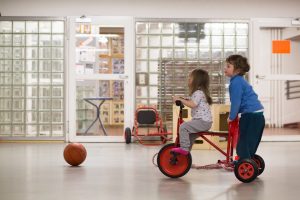 Inakindergarten, Kitaportrait, Dresdener Straße, Kinder auf Laufrad