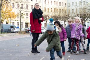 Inakindergarten, Kita Dresdener Strasse,, Gruppe draußen